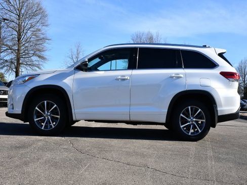 Used 2018 Toyota Highlander XLE image 4
