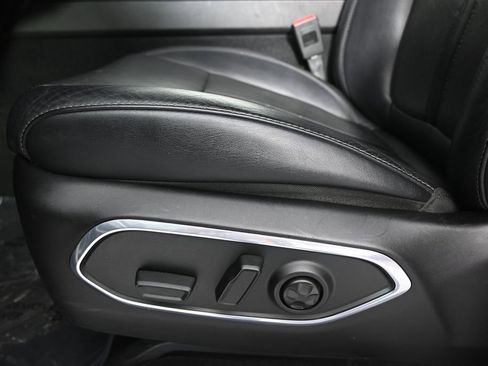 Used 2023 Jeep Wagoneer L Series II image 23