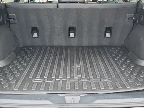 Used 2025 Subaru Outback Touring XT image 18