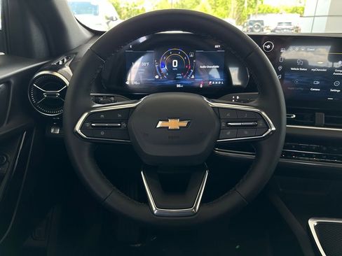New 2026 Chevrolet Equinox LT w/ Convenience Package II FWD image 19