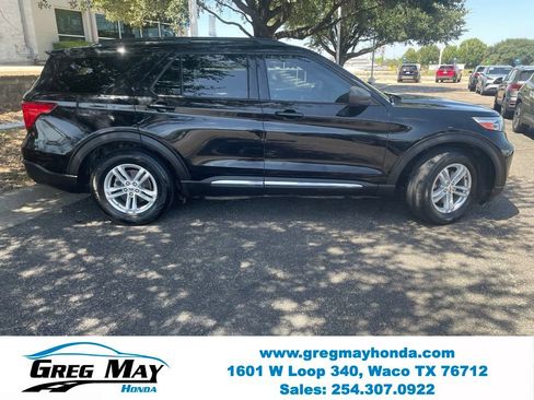 Used 2020 Ford Explorer XLT w/ Equipment Group 202A RWD image 2