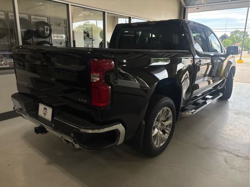 Used 2022 Chevrolet Silverado 1500 LTZ AWD/4WD image 7