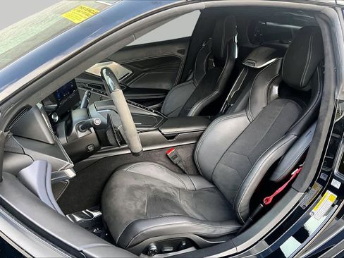 Used 2023 Chevrolet Corvette Z06 RWD image 7