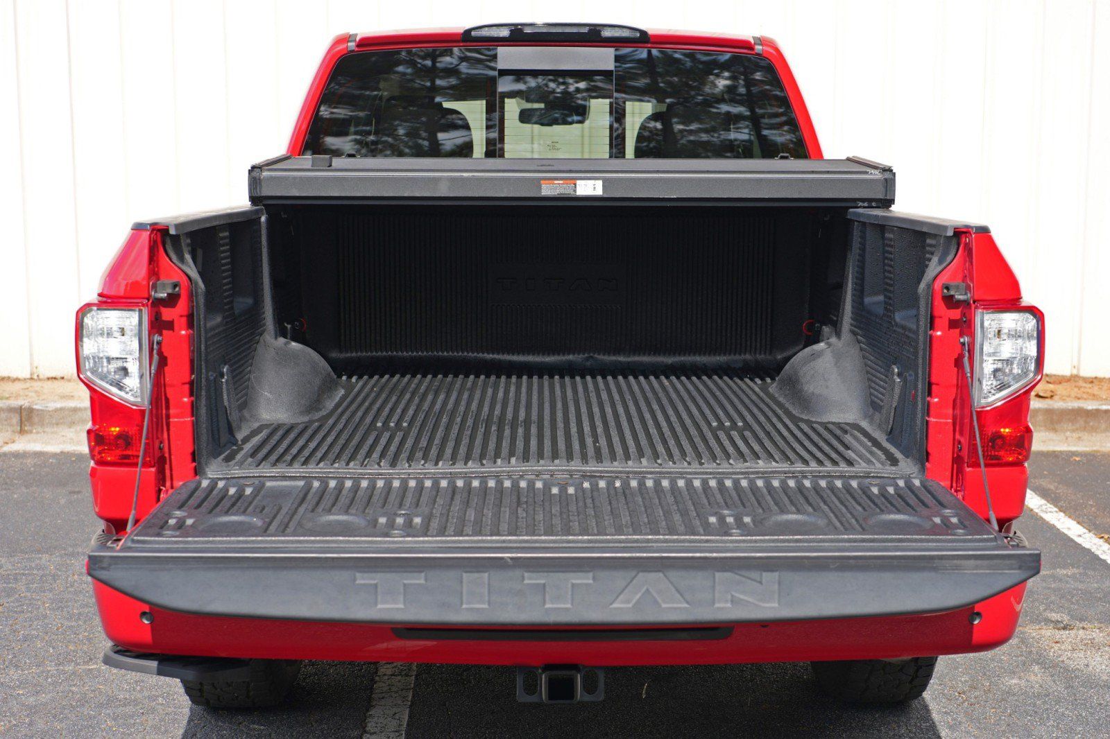 Used 2021 Nissan Titan SV w/ SV Convenience Package RWD image 8