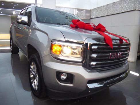 Used 2017 GMC Canyon SLT w/ Trailering Package image 3