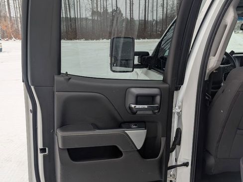 Used 2018 Chevrolet Silverado 1500 LT w/ Redline Edition image 13