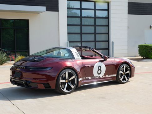 Used 2021 Porsche 911 AWD/4WD image 10