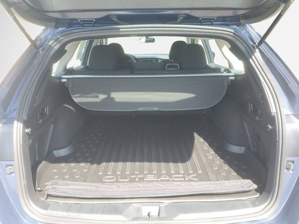 Used 2025 Subaru Outback AWD/4WD image 25