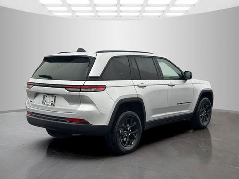 New 2025 Jeep Grand Cherokee 4WD image 7