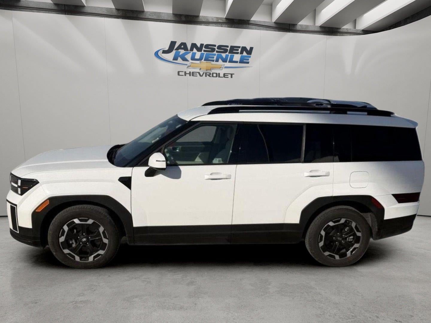 Used 2025 Hyundai Santa Fe SEL AWD/4WD image 3