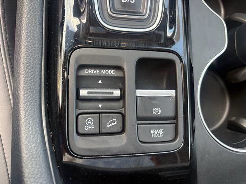 Certified 2025 Honda Pilot Touring image 25