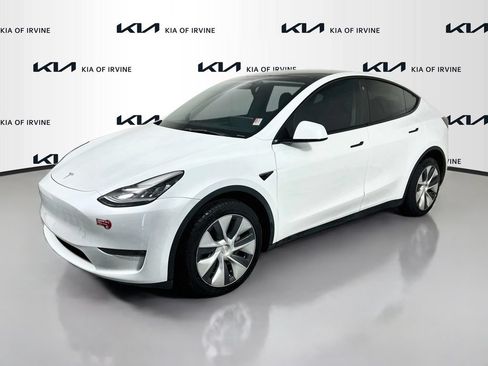 Used 2023 Tesla Model Y Long Range AWD/4WD image 3