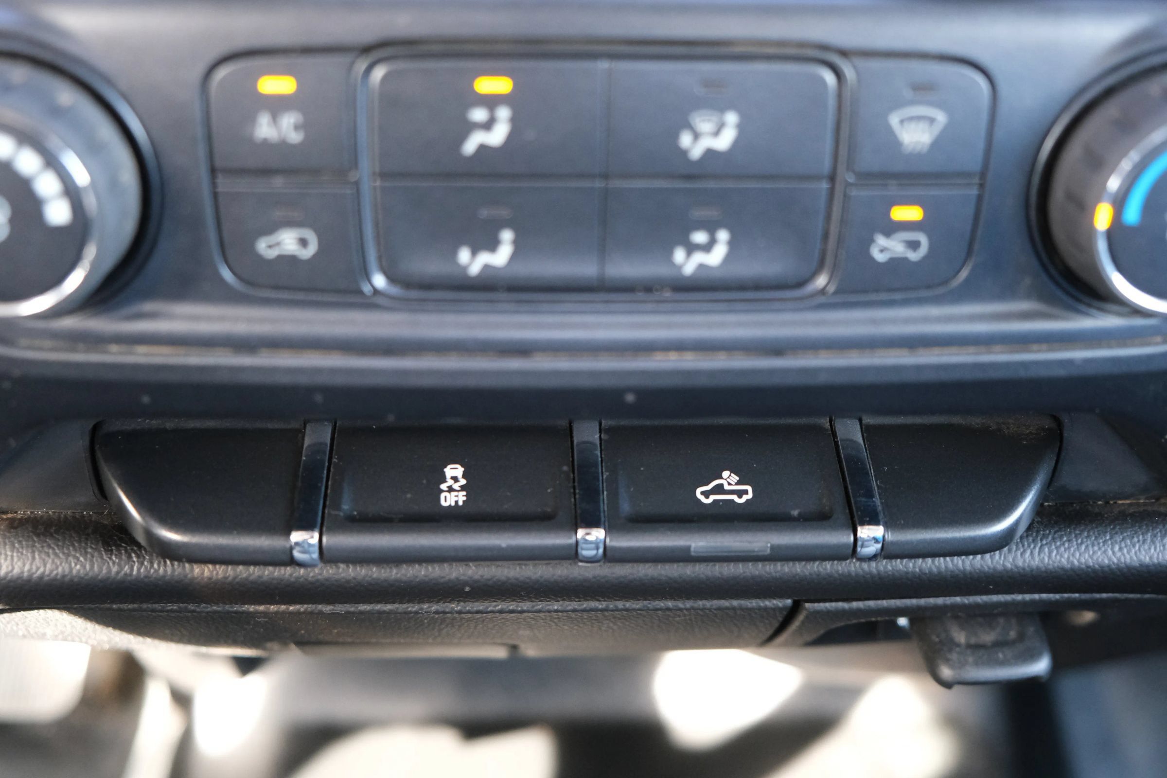 Used 2016 GMC Sierra 2500 2WD Crew Cab image 30