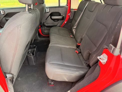 Used 2019 Jeep Wrangler Unlimited Sport S image 11