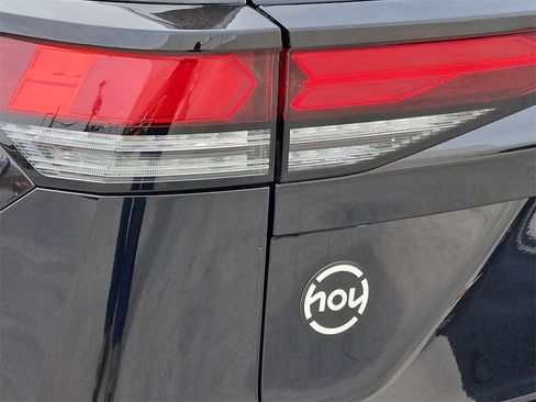 New 2026 Volkswagen Tiguan S image 9