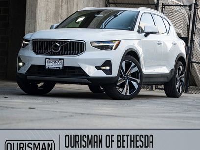 New 2025 Volvo XC40 B5 Plus w/ Protection Package Premier