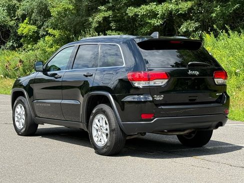 Used 2020 Jeep Grand Cherokee Laredo AWD/4WD image 2
