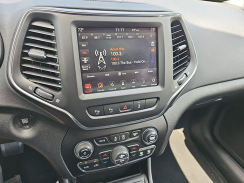 Used 2023 Jeep Cherokee Altitude Lux AWD/4WD image 19
