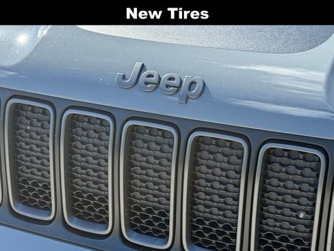 Used 2022 Jeep Renegade Trailhawk w/ Trailer Tow Group AWD/4WD image 6