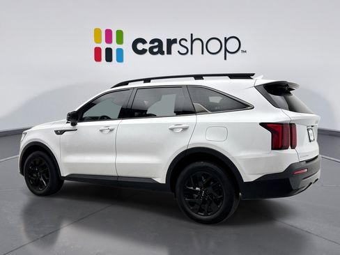 Used 2023 Kia Sorento S w/ Panoramic Sunroof Package AWD/4WD image 3