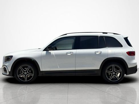 Used 2026 Mercedes-Benz GLB 250 image 2