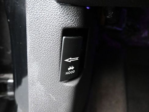 Used 2013 Ford Mustang Premium image 21