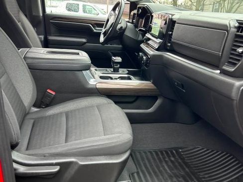 Used 2022 Chevrolet Silverado 1500 LT w/ Z71 Off-Road Package image 7