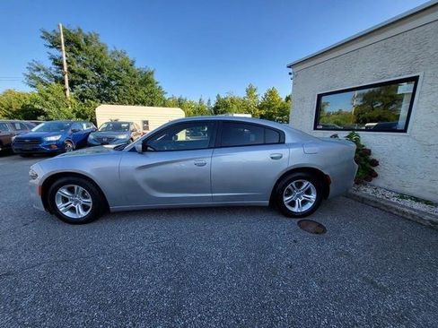 Used 2015 Dodge Charger SE w/ Popular Equipment Group image 4