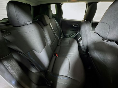 Used 2021 Jeep Renegade Latitude image 26