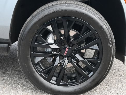 Used 2025 GMC Yukon Denali Ultimate image 16