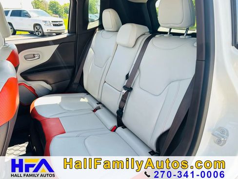 Used 2015 Jeep Renegade Limited w/ Safety & Security Group I AWD/4WD image 14