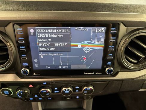 Used 2020 Toyota Tacoma TRD Sport w/ TRD Premium Sport Package AWD/4WD image 10