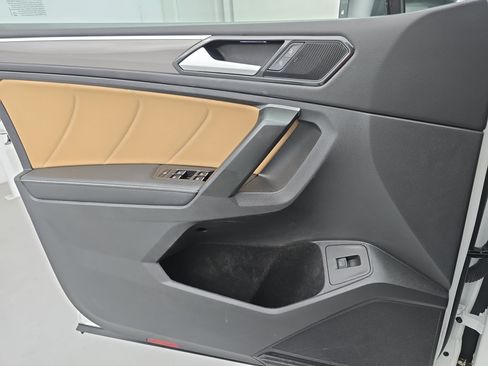 Certified 2024 Volkswagen Tiguan SE R-Line FWD image 28