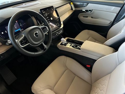 New 2026 Volvo XC90 T8 Plus w/ Protection Package Premier image 9