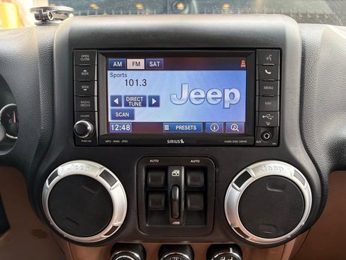 Used 2012 Jeep Wrangler Unlimited Rubicon w/ Connectivity Group image 29