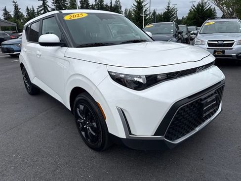 Certified 2025 Kia Soul LX FWD image 3