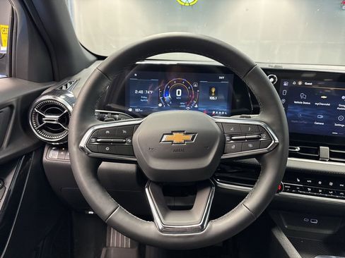 New 2026 Chevrolet Equinox LT w/ Convenience Package II FWD image 36