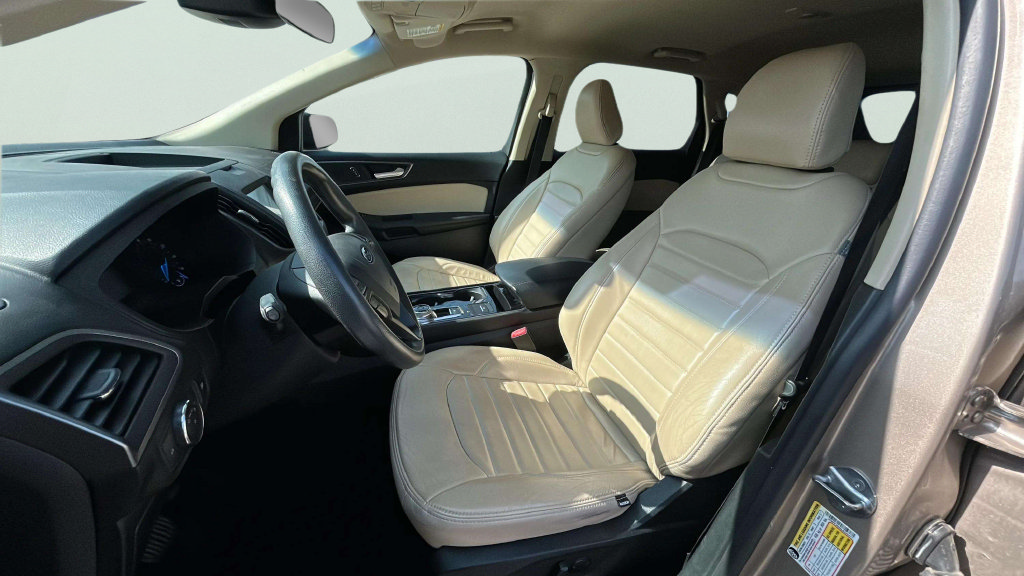 Used 2020 Ford Edge SE FWD image 17
