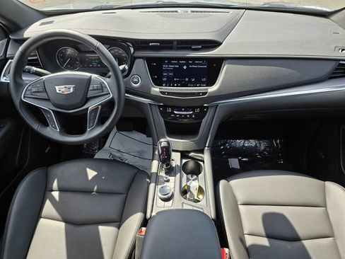 Used 2025 Cadillac XT5 Luxury AWD/4WD image 18