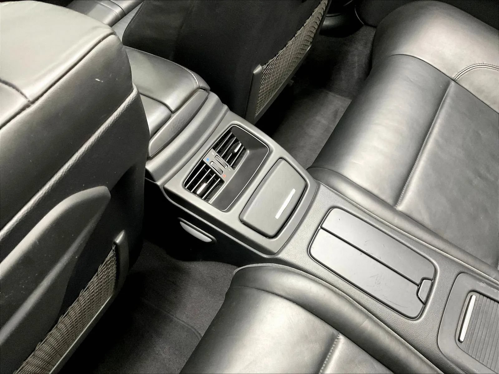 Used 2011 BMW M3 Convertible RWD image 18