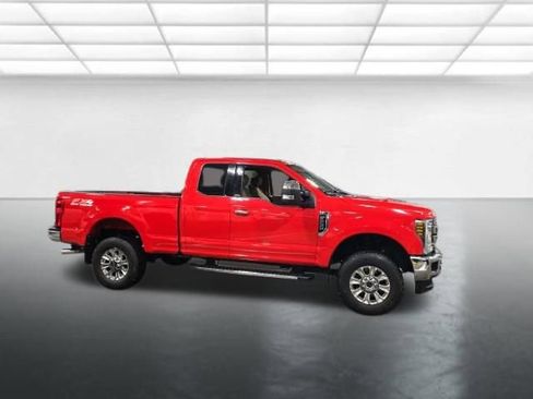 Used 2019 Ford F250 XLT w/ XLT Premium Package AWD/4WD image 3