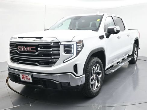 Used 2023 GMC Sierra 1500 SLT w/ SLT Premium Package AWD/4WD image 3