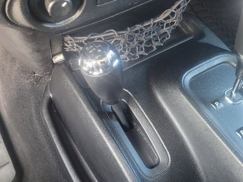 Used 2013 Jeep Wrangler Unlimited Sport image 22