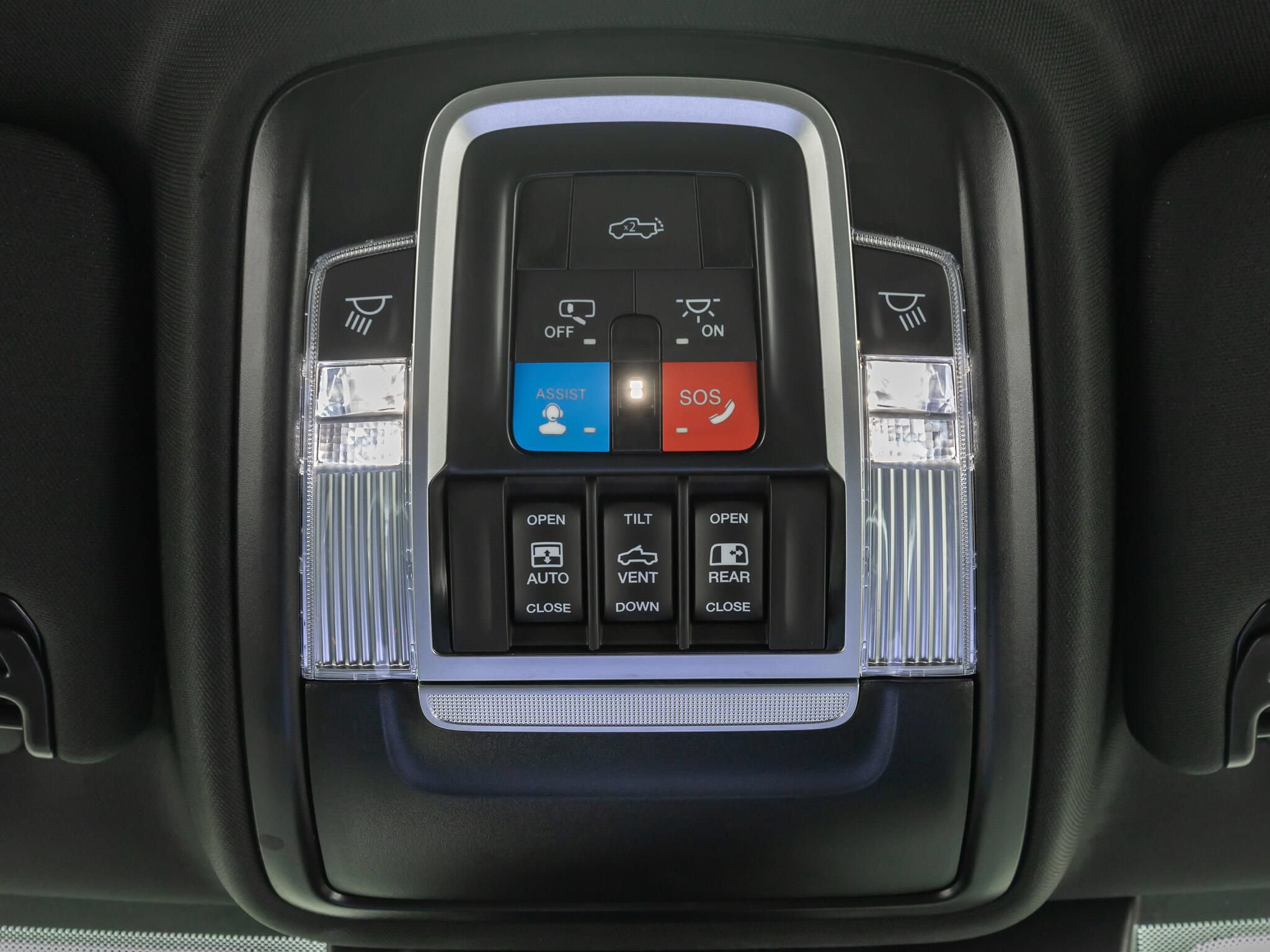 Used 2025 RAM 2500 Laramie AWD/4WD image 28