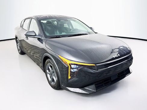 New 2026 Kia K4 LXS image 3