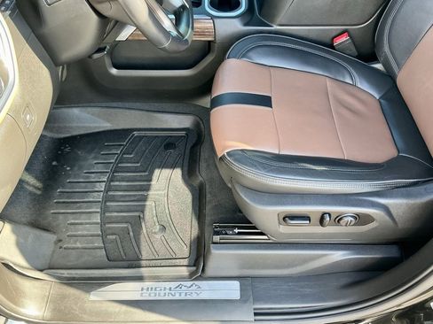 Used 2021 Chevrolet Silverado 1500 High Country w/ Technology Package image 42