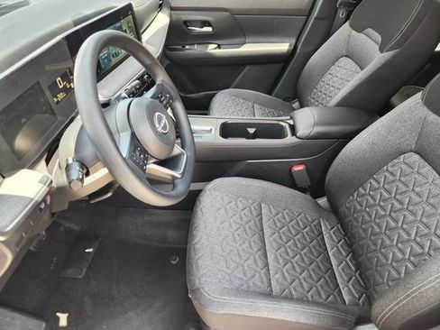 Used 2025 Nissan Kicks SV w/ Illumination Package FWD image 12