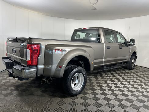 Used 2019 Ford F350 XL w/ STX Appearance Package AWD/4WD image 5