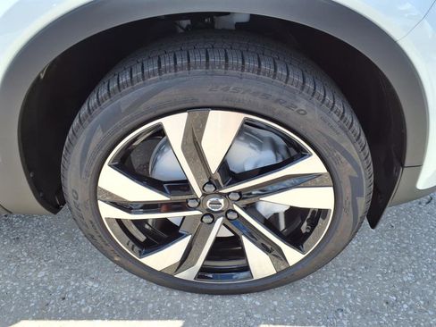 New 2026 Volvo XC40 B5 Plus w/ Protection Package Premier image 9