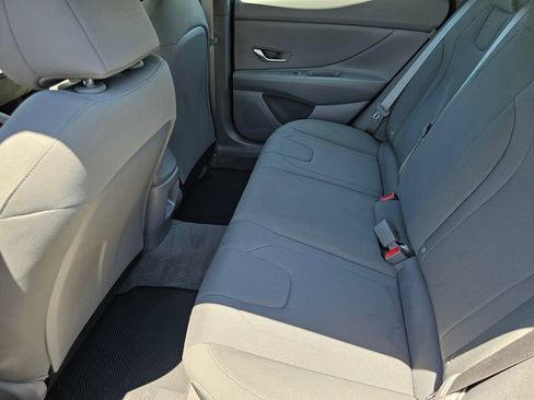 Certified 2025 Hyundai Elantra SE FWD image 19